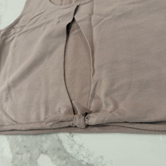 Offline by Aerie Top Notch TieBack Athleisure Cropped TankTop Womens Small Taupe - Picture 5 of 6